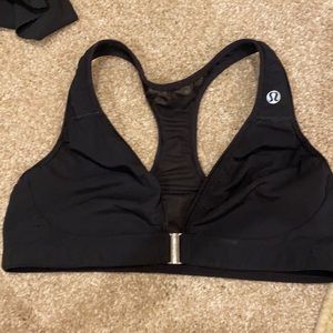 Lululemon sports bra w front clasp